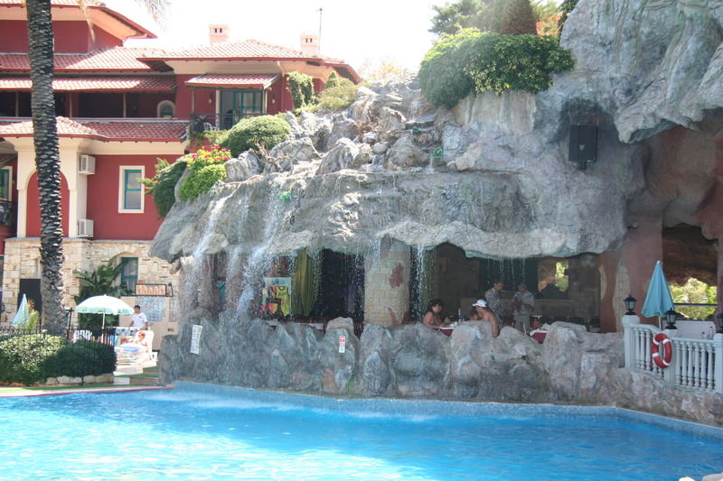 Grand Aquarium Apart İçmeler Eksteriør billede