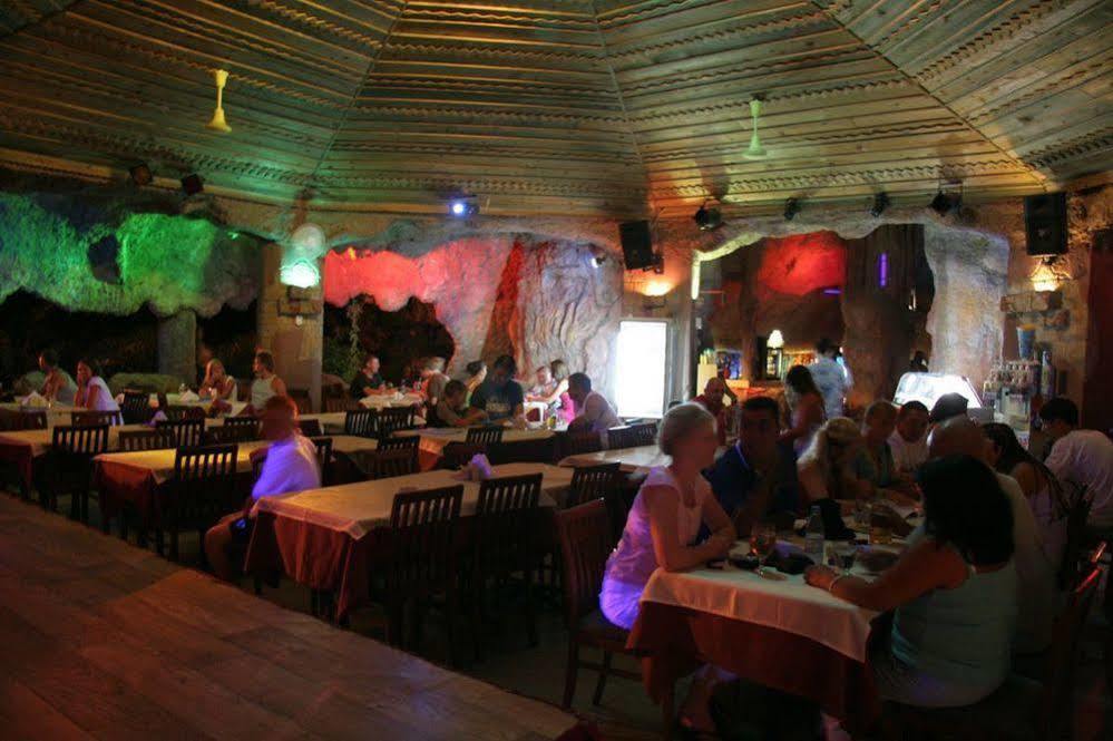 Grand Aquarium Apart İçmeler Eksteriør billede
