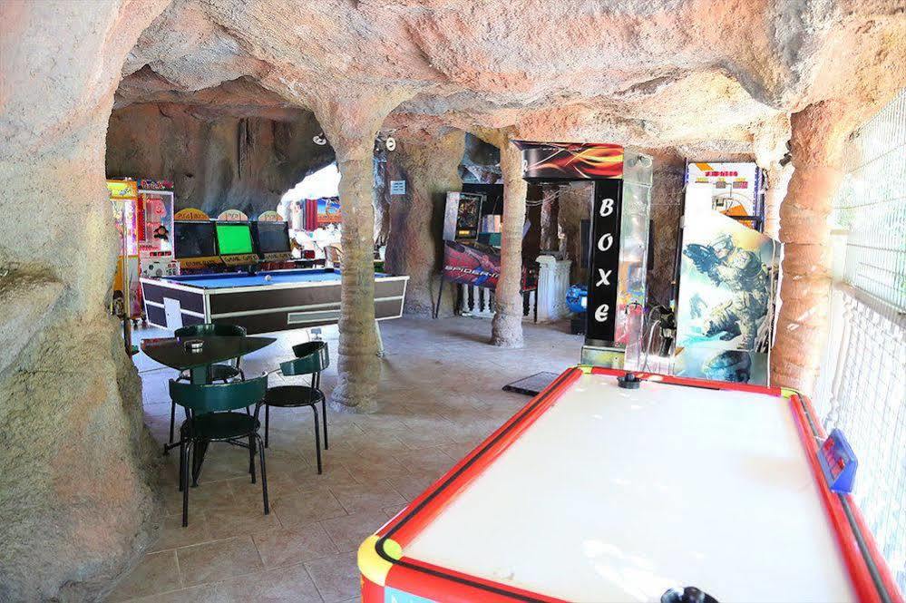 Grand Aquarium Apart İçmeler Eksteriør billede