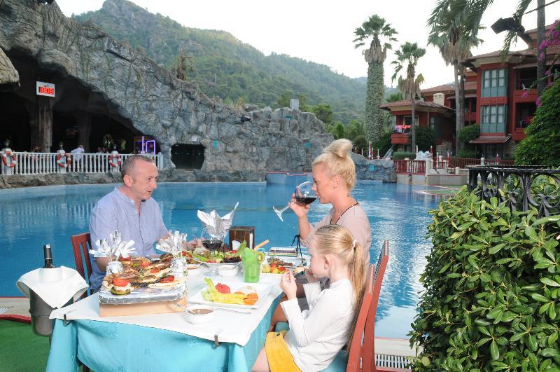 Grand Aquarium Apart İçmeler Eksteriør billede